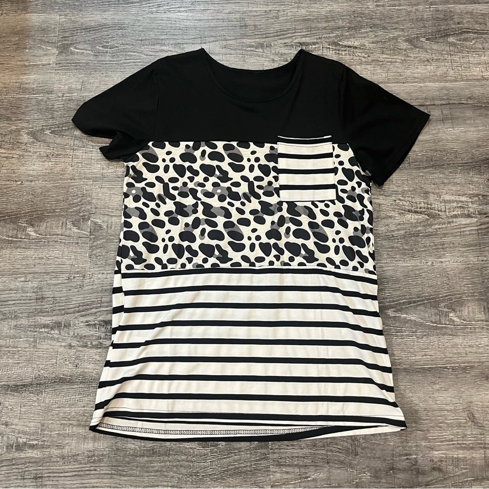 Soft boutique pocket tee - like new.